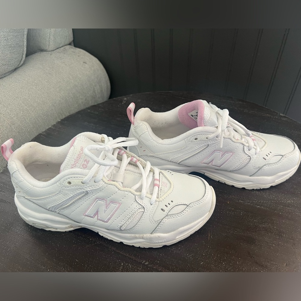 New Balance Women’s White and Pink Sneakers